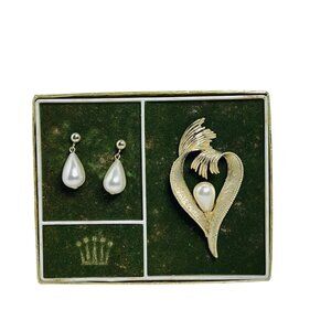 Vintage Gold Tone And Faux Pearl Freeform Heart Brooch W/Clip On Earrings (5721)